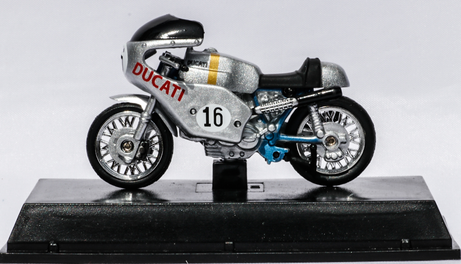 Newray 1-32 Ducati 750 Imola